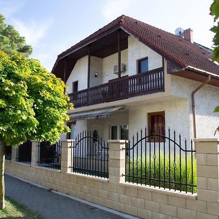 Zsolnay Apartman Siofok Ngoại thất bức ảnh