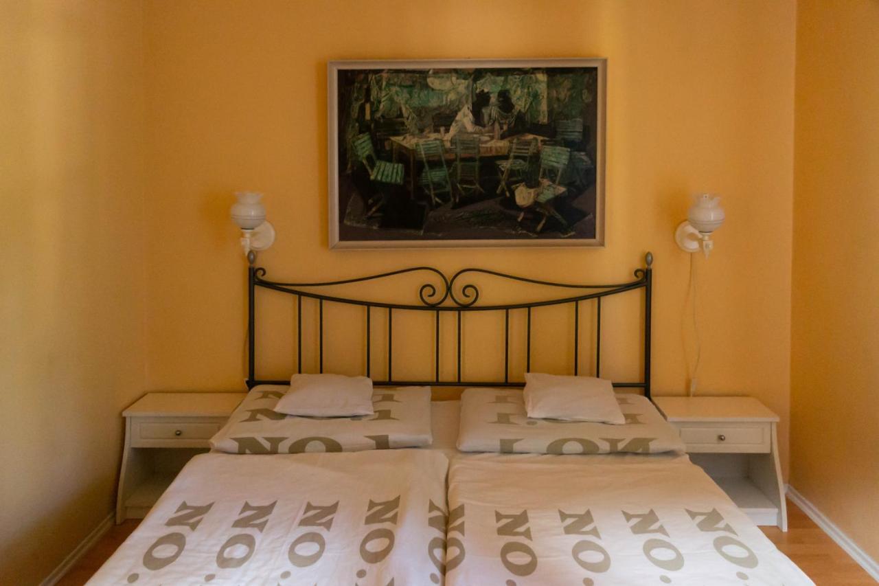 Zsolnay Apartman Siofok Ngoại thất bức ảnh
