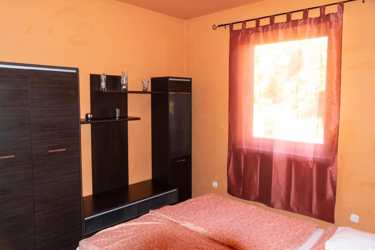 Zsolnay Apartman Siofok Ngoại thất bức ảnh